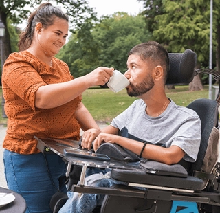 Aide et accompagnement à domicile de personnes en situation de handicap
